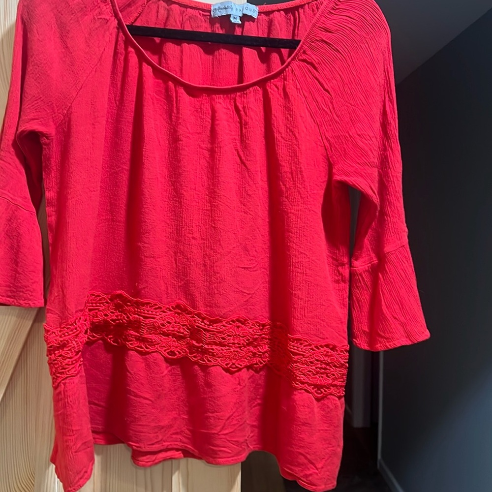 Absolutely famous ladies top size medium